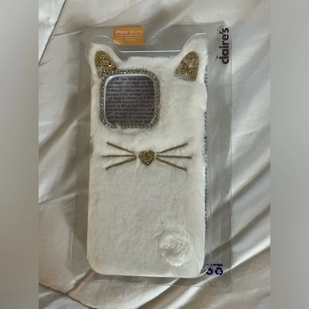 BRAND NEW Claire’s Furry White Kitty Cat‎ Apple iPhone 13/13 Pro Phone Case